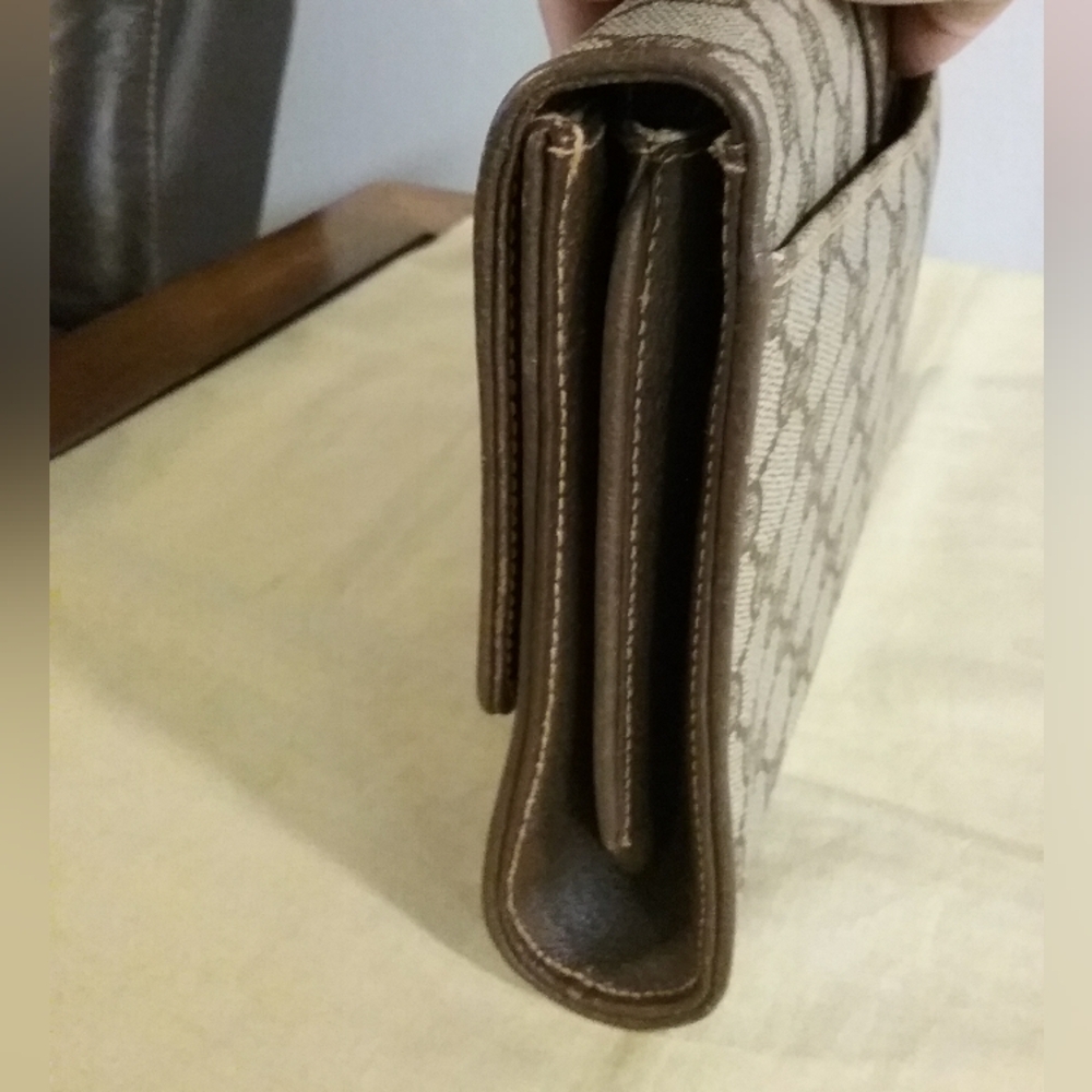 Authentic Gucci Vintage Purse - Picture 7 of 9